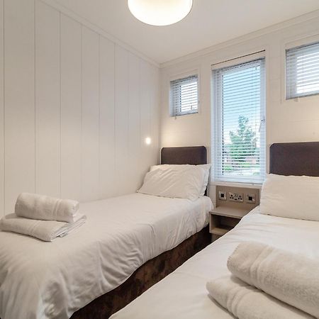 Norfolk Woods Resort And Spa Narborough  Esterno foto
