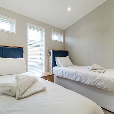 Norfolk Woods Resort And Spa Narborough  Esterno foto