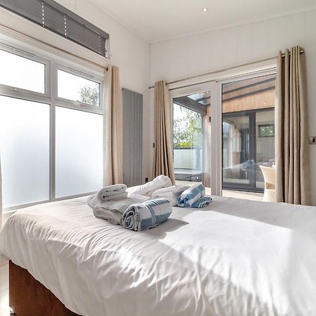 Norfolk Woods Resort And Spa Narborough  Esterno foto