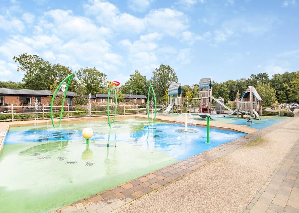 Norfolk Woods Resort And Spa Narborough  Esterno foto